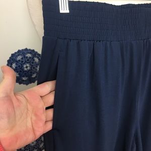 Send Me A Offer NWOT H by Halston pull on pants navy blue skinny pockets size 4